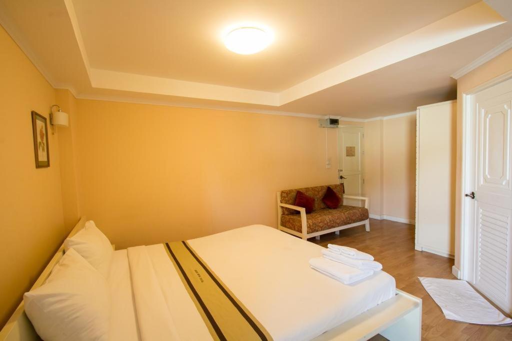 Hotel Triple Palms House Čiang Mai Exteriér fotografie